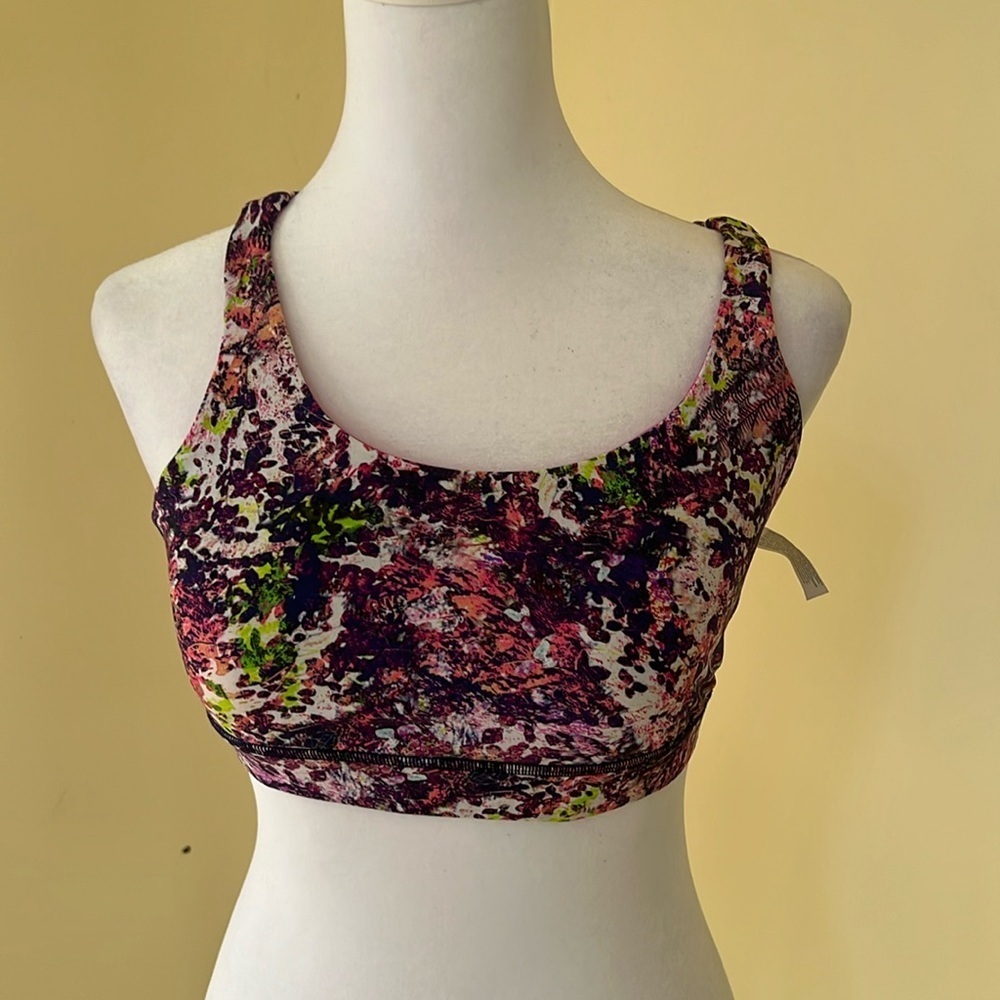Lululemon athletica SZ 6, pink multi padded sports bra.